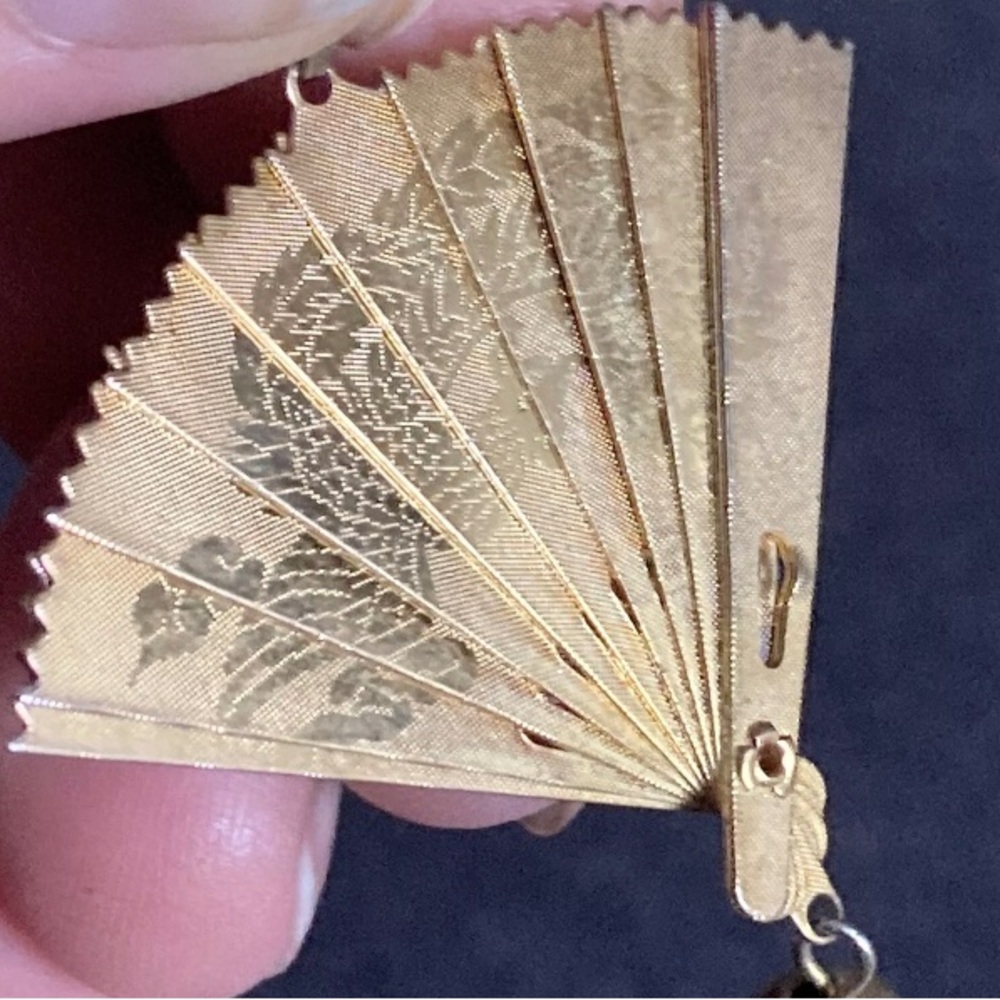 Golden Oriental Fan Pendant from the 70’s/80’s